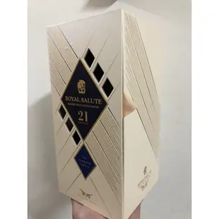二 手【皇家禮炮】ROYAL SALUTE 21年王者之鑽穀物威士忌全透明獅王 (700ml) 紙盒 酒盒 收藏