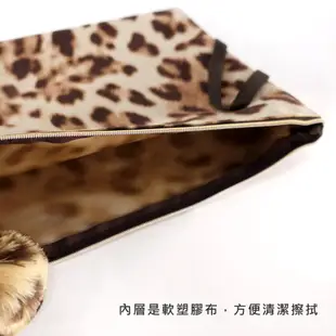 le-junev / L1038-BROWN / 韓國製 絨毛吊飾 豹紋麂皮手拿包-棕色