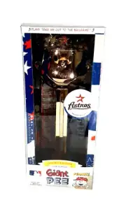 CHARLIE BROWN HOUSTON ASTROS LIMITED EDITION GOLD MUSICAL GIANT PEZ - NEW