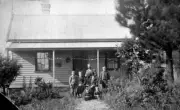 Family Portrait Outside a Weatherboard Cottage Wangaratta Australia OLD PHOTO
