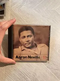 在飛比找Yahoo!奇摩拍賣優惠-9.9新二手CD KK前 AARON NEVILLE WAR