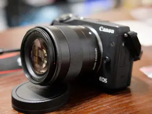 尚有存貨-Canon eos m3微單眼相機附鏡頭，canon m3,eos m6 eos m50可參考，wifi支援