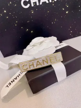 【翰貝格名牌館】全新真品 Chanel 爆款 Barrette 金色 字母 金屬 滿鑽 水鑽 髮夾 AB5651
