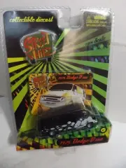 Street Whipz 1975 Dodge D 100 Van 1/64 Scale