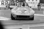 Pedro Rodriguez Lucien Bianchi Ford GT40 Le Mans 1968 Old Motor Racing Photo 54