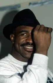 Evander Holyfield Poses OLD BOXING PHOTO 9