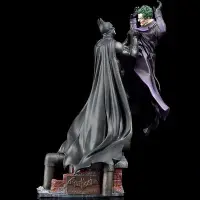在飛比找Yahoo!奇摩拍賣優惠-DC漫畫系列 蝙蝠俠VS小丑 大戰  蝙蝠俠 雕像 模型 盒