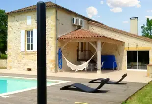 蒙桑普龍 - 利博設備完善花園 4 房之家飯店 - 附私人游泳池及無線上網 - 離海灘 55 公里