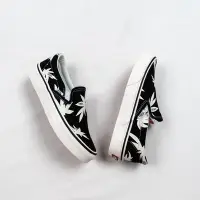 在飛比找Yahoo!奇摩拍賣優惠-Vans Slip On 韓版原宿 黑白 楓葉一腳蹬 懶人鞋