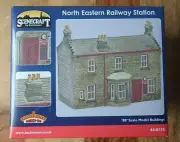 SceneCraft by Bachmann 44-0155 OO Gauge North Eastern Railway Station NEW