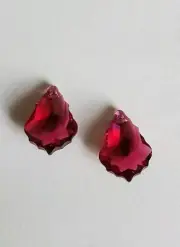 Swarovski Pendant 6090 Baroque 16x11mm, Ruby (2pcs)