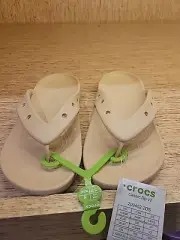 CROCS CLASSIC FLIP V2 WHITE Mens 4 Womens 6-New fast shipping