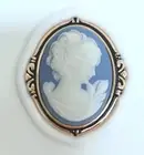 ESTEE LAUDER BLUE CAMEO VINTAGE COMPACT with SOLID PERFUME Orig. BOX -Circa 1986