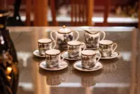 在飛比找Yahoo!奇摩拍賣優惠-日本中古九谷燒薄胎山水咖啡茶杯碟全套
