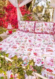 [Dolls Kill X Strawberry Shortcake] Life's Batter With You Bedding Set