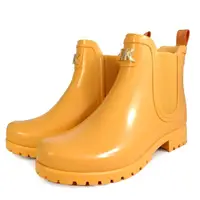 在飛比找momo購物網優惠-【Michael Kors】立體MK橡膠雨靴 短靴(黃色)