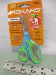 Fiskars Scissors Comfort Grip Blunt-tip ages 4+ safety edge blade Green BLue
