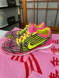 在飛比找Yahoo!奇摩拍賣優惠-「 二手鞋 」 Nike Free Tr Fit 5 女版運