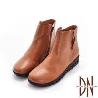 在飛比找momo購物網優惠-【DN】短靴_質感牛皮側皮帶水鑽飾扣平底短靴(棕)