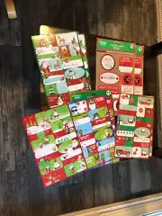 CHRISTMAS GIFT LABELS And Tags Traditional Assorted Stickers Wrap XMAS Presents