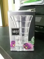 Mikasa Monarchy VZ006/612 4.5" Bud Vase NIB