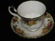 EC ROYAL ALBERT Old Country Roses Tea cup & saucer fine bone china gold trim