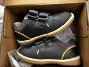Clarks Mikey Navy/Tan Size 7 Width F Sneakers Shoes