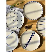 在飛比找ETMall東森購物網優惠-日式創意幾何手繪盤子八寸平盤骨瓷盤小清新餐盤家用廚房餐具套裝