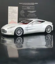 Autoart Alto 1:18 Aston Martin One-77 White Alloy Car Model