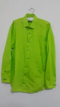 在飛比找Yahoo!奇摩拍賣優惠-KENNETH COLE  美國紐約時尚品牌 綠色素面襯衫 