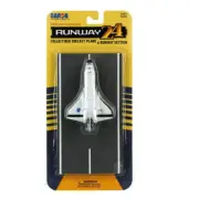 Daron Runway24 Diecast Metal Toy with Runway - Space Shuttle Discovery