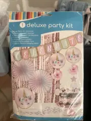 New Unicorn Party Deluxe Party KIT-Celebrate Unicorn