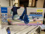 NEW JETSON HIGHLIGHT KICK & GLOW MOTION POWERED LIGHT UP BLUE FOLDABLE SCOOTER