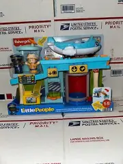 FISHER-PRICE LITTLE PEOPLE TODDLER TOYS EVERYDAY ADVENTURES AIRPORT PLAYSET NEW