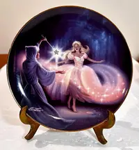 在飛比找Yahoo!奇摩拍賣優惠-精品骨瓷裝飾瓷盤，擺盤。灰姑娘和水晶之仙女教母的魔法。盤中的