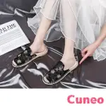 【CUNEO】柔美蕾絲花朵刺繡網紗包頭低跟草編拖鞋(黑)