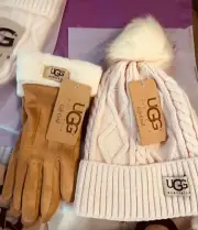 Winter UGG Gloves And Beanies Set, Cable Knit UGGs With Fleece Lined Tan Color
