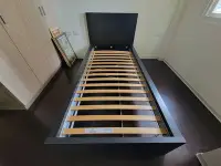 在飛比找Yahoo!奇摩拍賣優惠-香榭二手家具*IKEA黑棕色 單人3x6.6尺床框附床頭板-