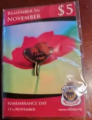 Poppy Remembrance Day Lest We Forget ANZAC Hat Badge or Lapel Pin