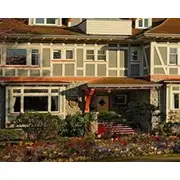 Dashwood Manor Seaside Bed & Breakfast