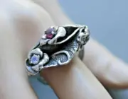 Ring Sterling Silver Red Facet Garnet Two Facet Moonstones Good artistry