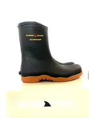 NIB MEN RUGGED SHARK WATERPROOF DECK BOOTS /SHOES COLOR:NAVY SIZE:US10M/EU43