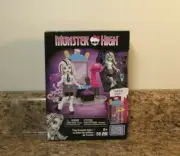 MEGA BLOKS Monster High Frankie Stein Teen Scream Salon 56 pieces Building NEW