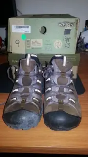 Mens Size 9 US, 42 EU, 8 U.K. 27cm Hiking shoes (Walnut)
