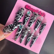 Rose Duke - High-End Handcrafted Press-On Nails – Punk Gothic Dark Chic Heavy Craftsmanship Retro Butterfly Design