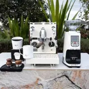 BELLEZZA INIZIO R CUSTOM CREAM & DARK WOOD + EUREKA ATOM 65 GRINDER PACKAGE