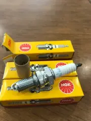3 pack NOS NGK DPR7EA-9 Spark Plugs for Honda, Kawasaki, Suzuki M-1020
