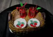 Dollhouse Miniature Reutter Cherry Spritzer Cocktail Basket Plates