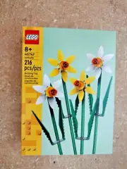 LEGO Botanical White Yellow Daffodils Flowers Set 40747 Sealed Fast Shipping