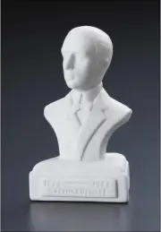 Composer Statuette (SG9126), White